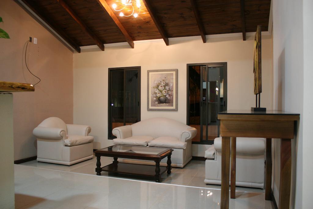Del Jacarandá Hotel *